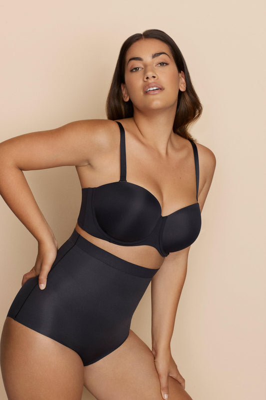 We're in love with the shape(wear) of you! - Lingerie Valentijn