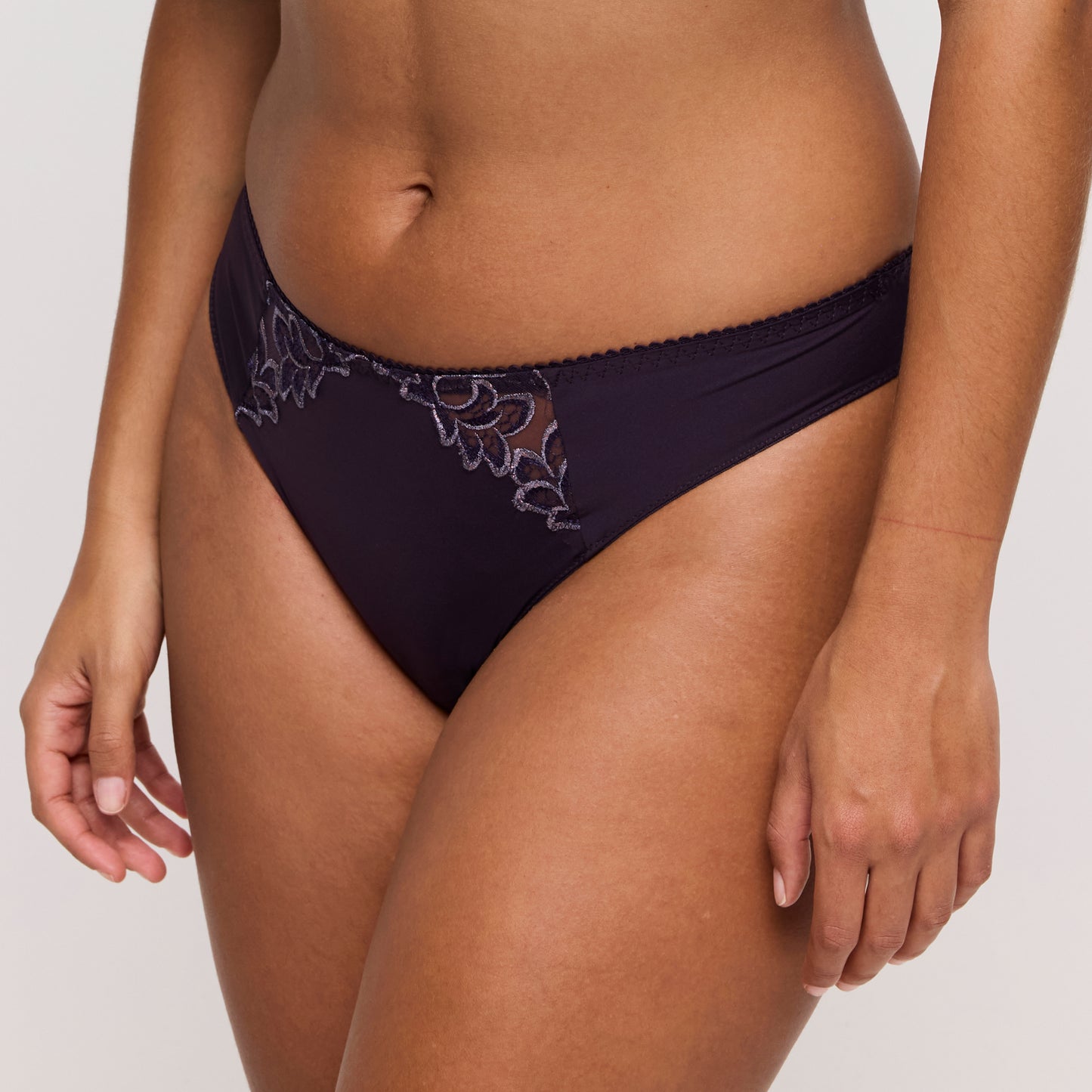 Primadonna Deauville string Amethyst Gem