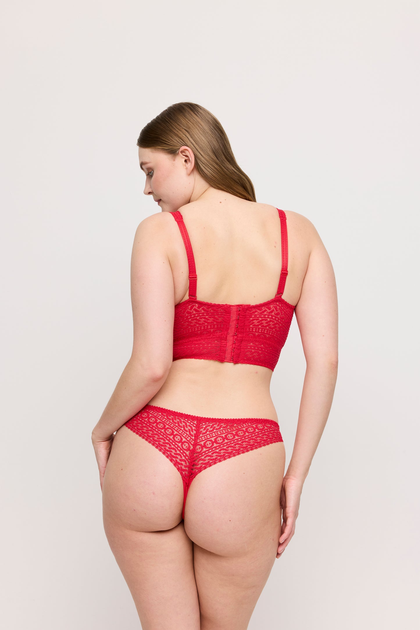 Primadonna Montara string true red