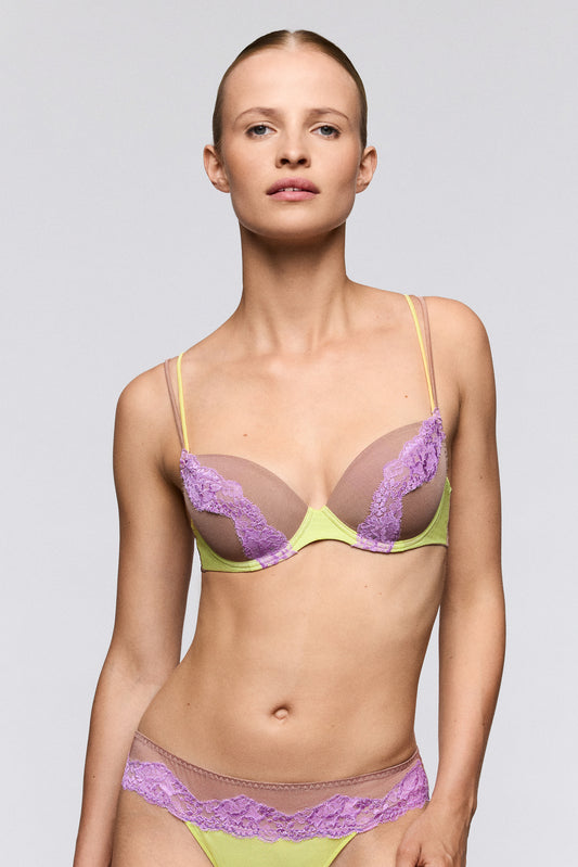 Sarda Bremer voorgevormde plunge bh make-up