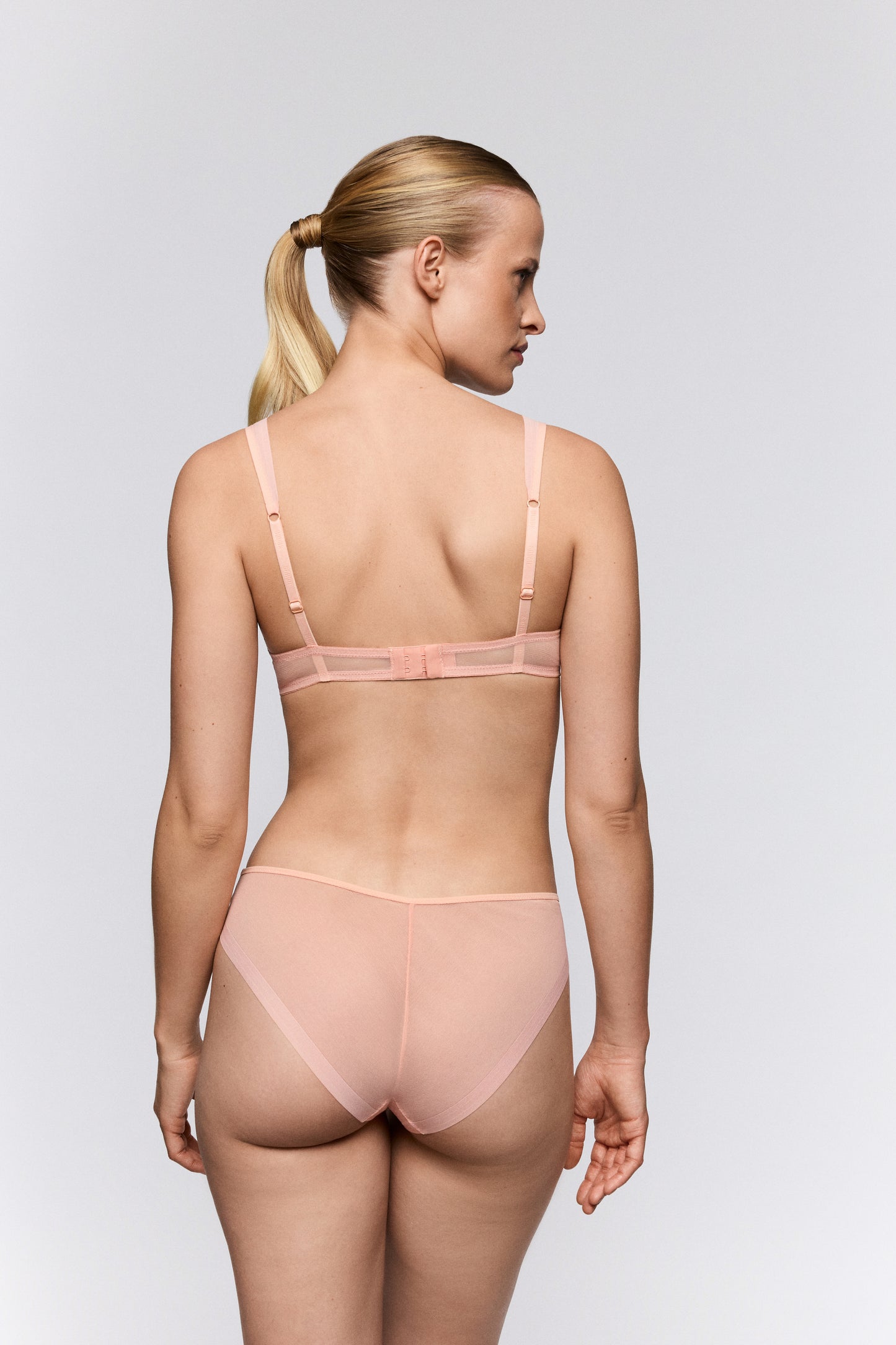 Sarda Chalmers rioslip Royal peach