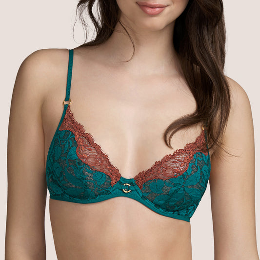 Andres Sarda Janis volle cup bh Jasper Green