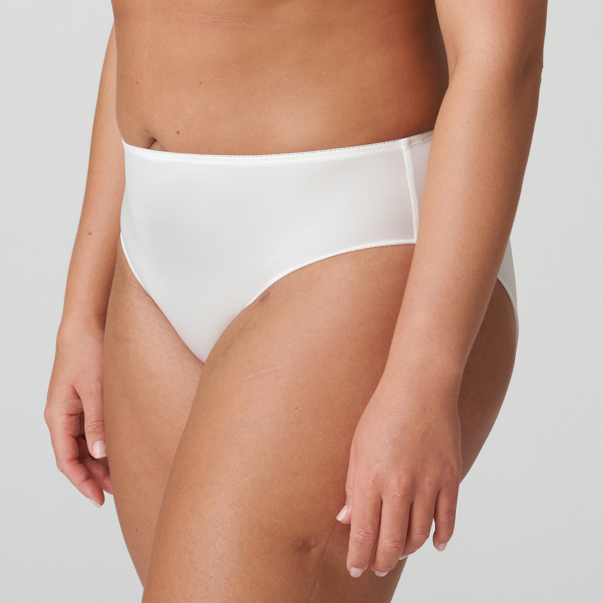 Primadonna Satin tailleslip natuur