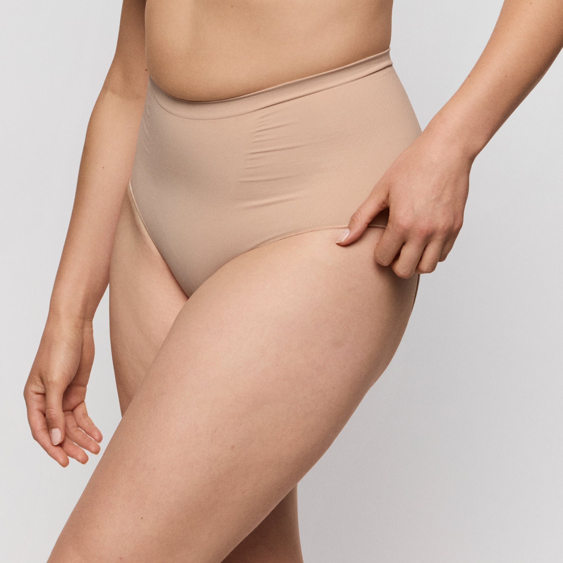 Primadonna Nudda corrigerende tailleslip caffé latte