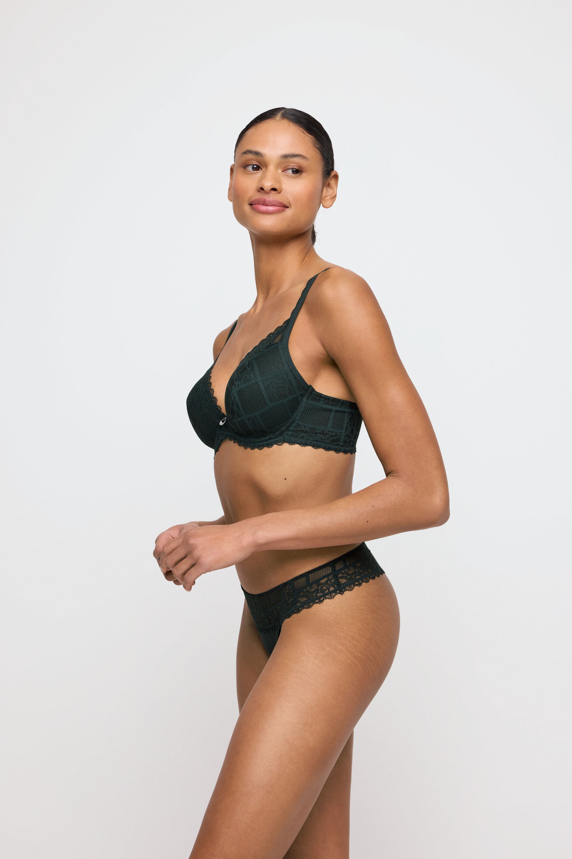 Marie Jo Jadei string Deep Forest