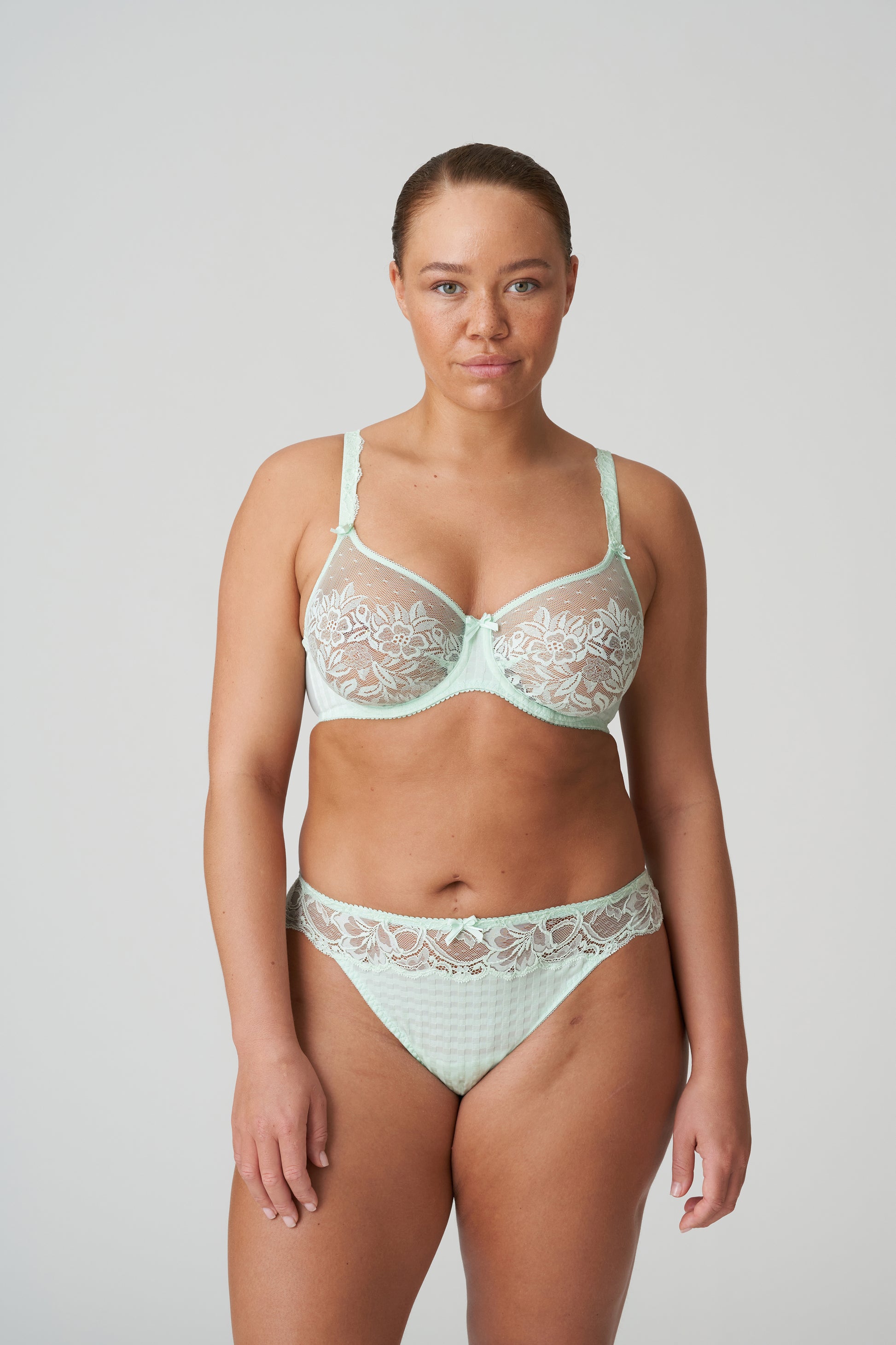 Primadonna Madison string fleur de printemps