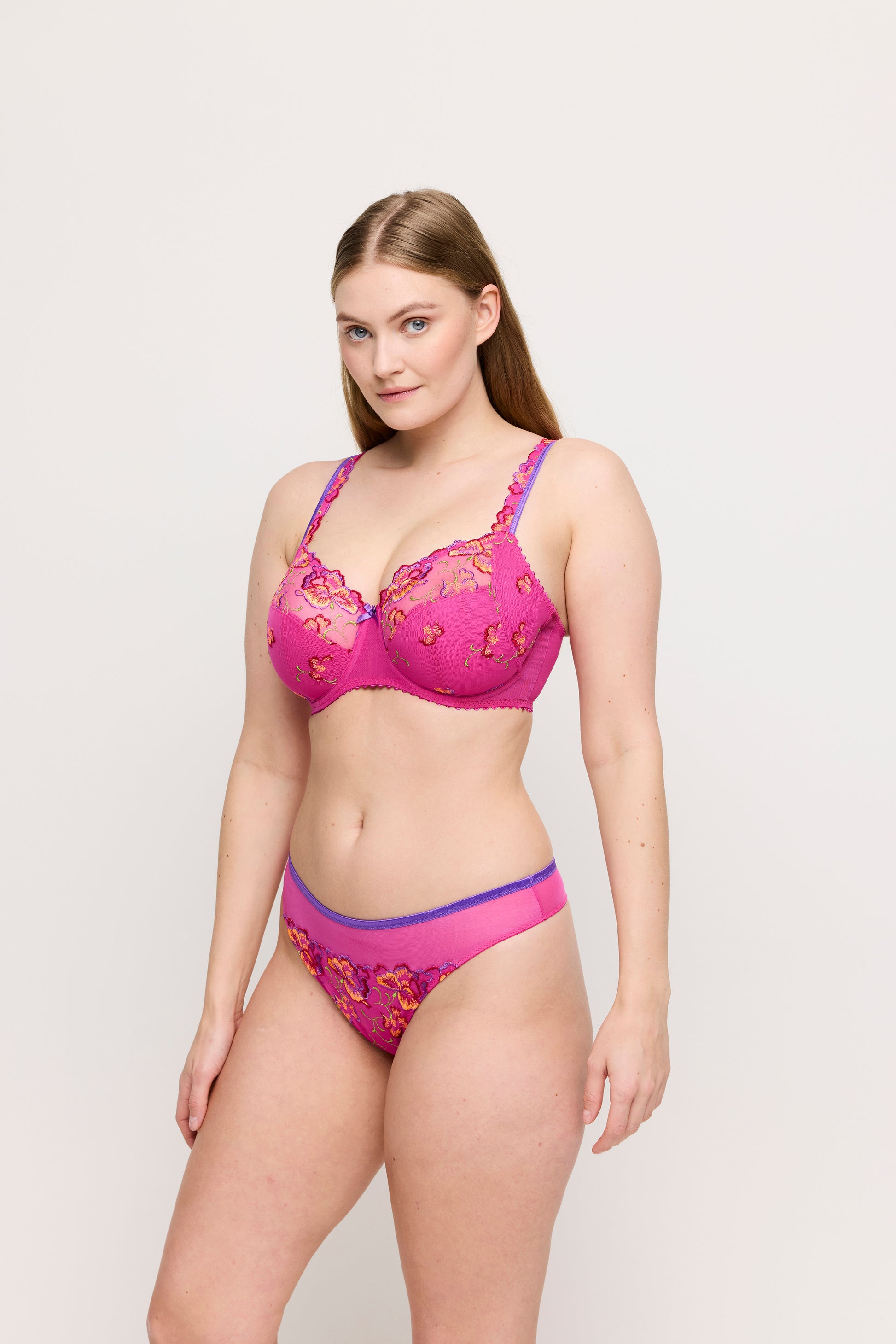Primadonna Devdaha string VERY BERRY
