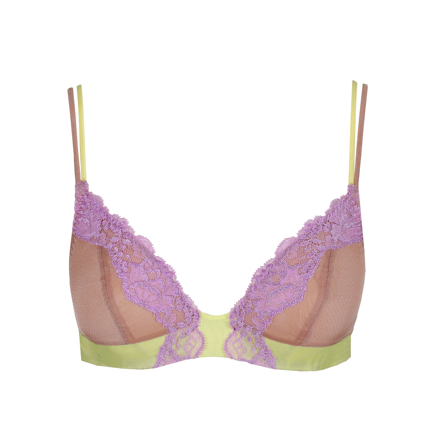 Sarda Bremer plunge bh make-up