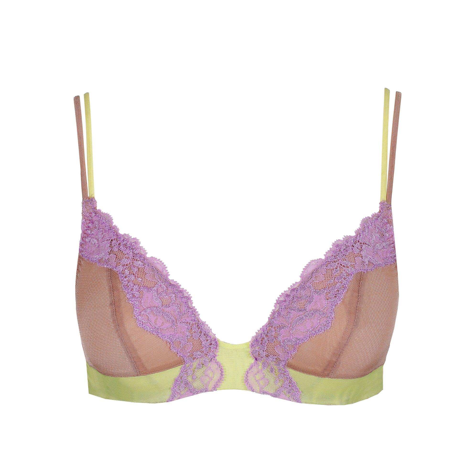 Sarda Bremer plunge bh make-up