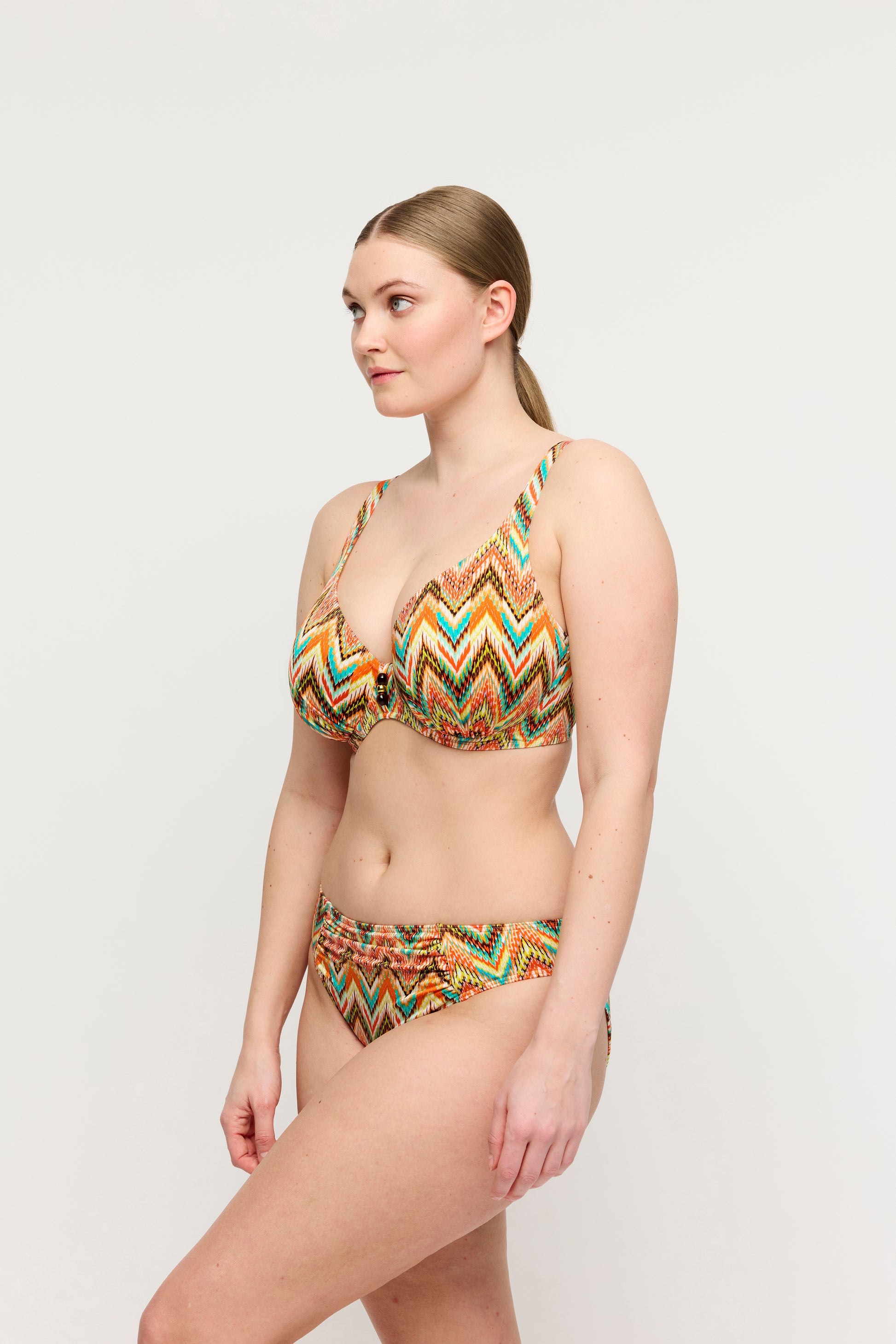 Primadonna Swim Tubou plunge bikini halve mousse cup Ikat Summer