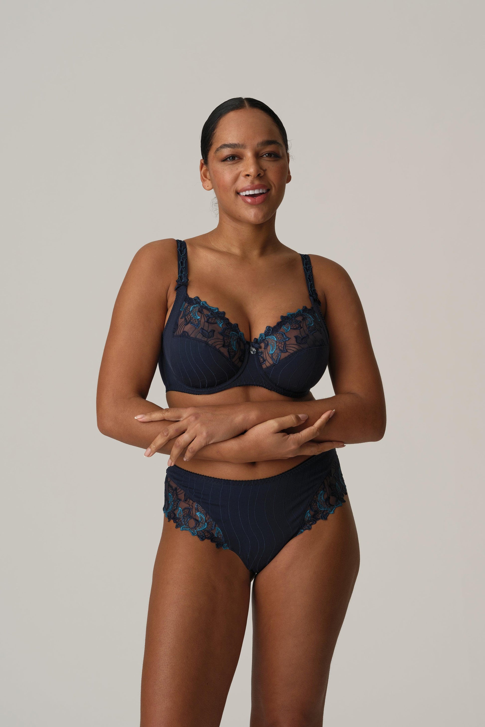 PrimaDonna Deauville luxe string velvet blue - Lingerie Valentijn