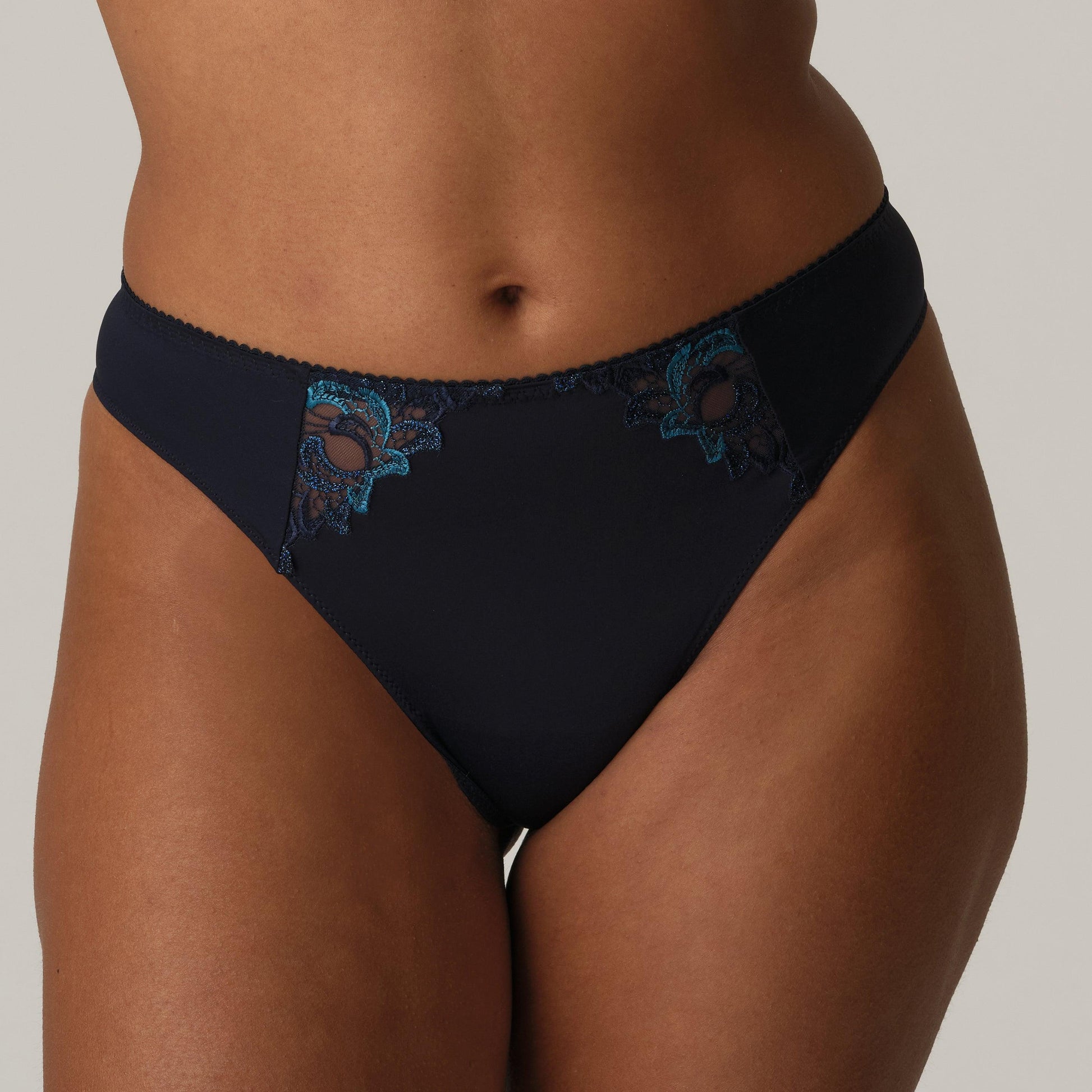 PrimaDonna Deauville string velvet blue - Lingerie Valentijn