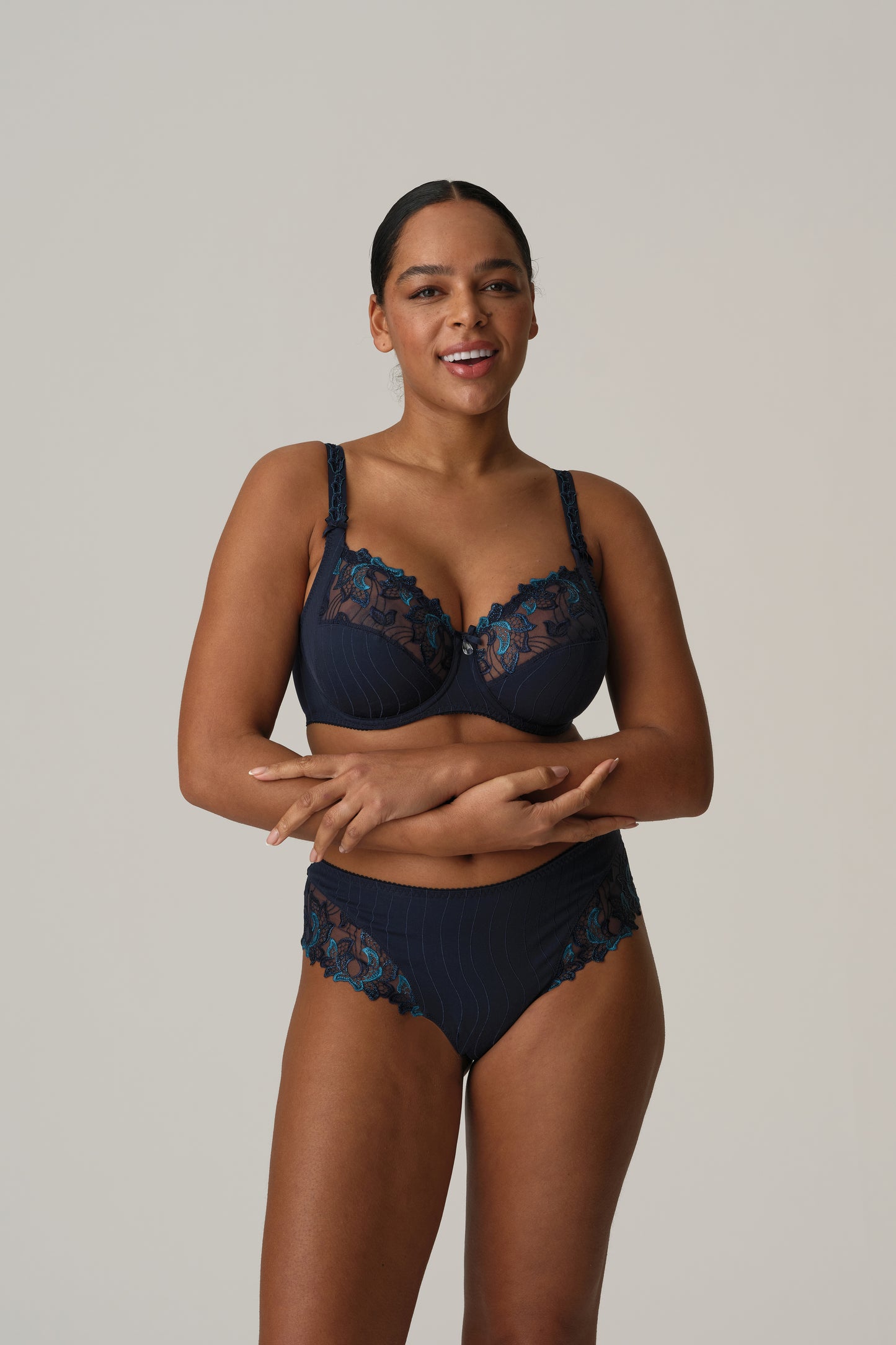 PrimaDonna Deauville luxe string velvet blue