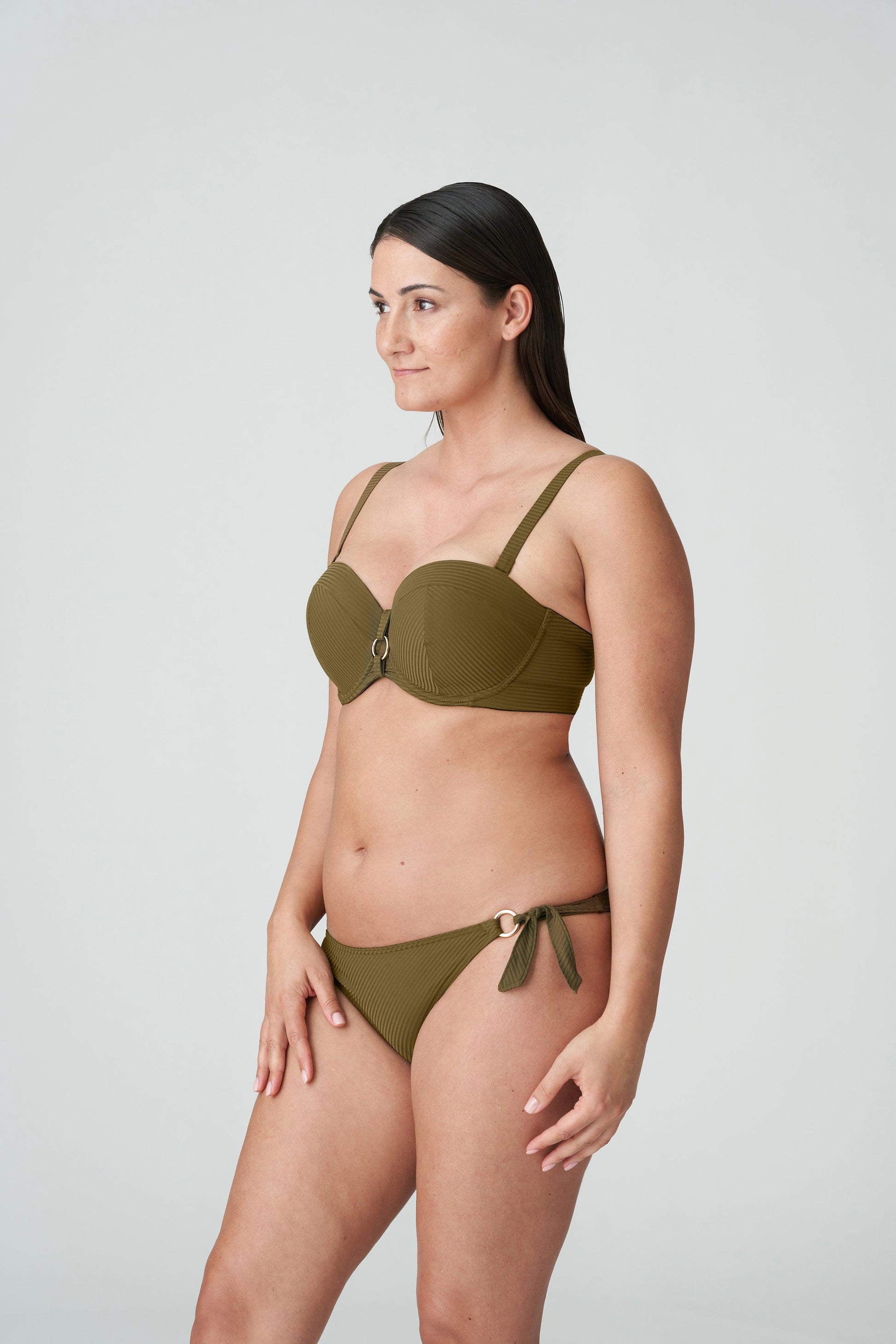 PrimaDonna Swim Sahara bikini heupslip met koordjes olijf - Lingerie Valentijn