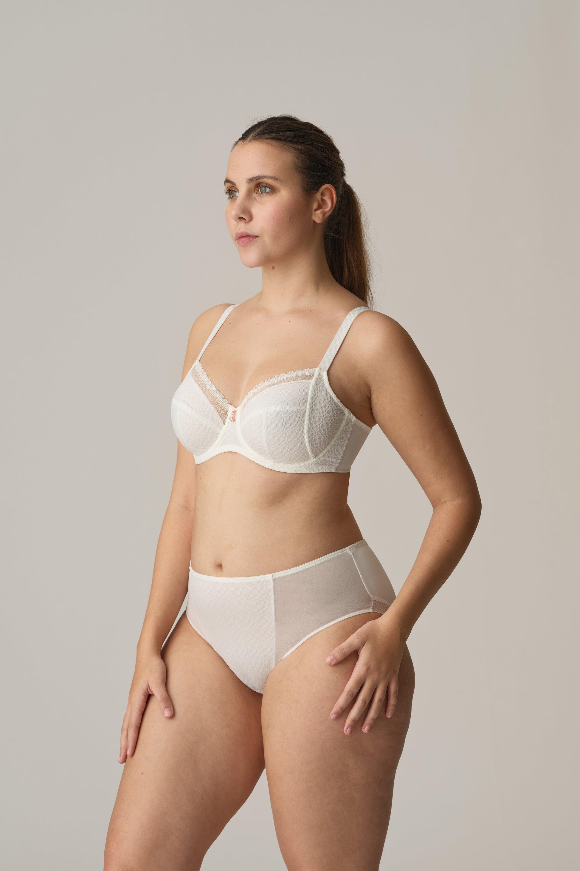 PrimaDonna Twist Yelapa tailleslip natuur - Lingerie Valentijn